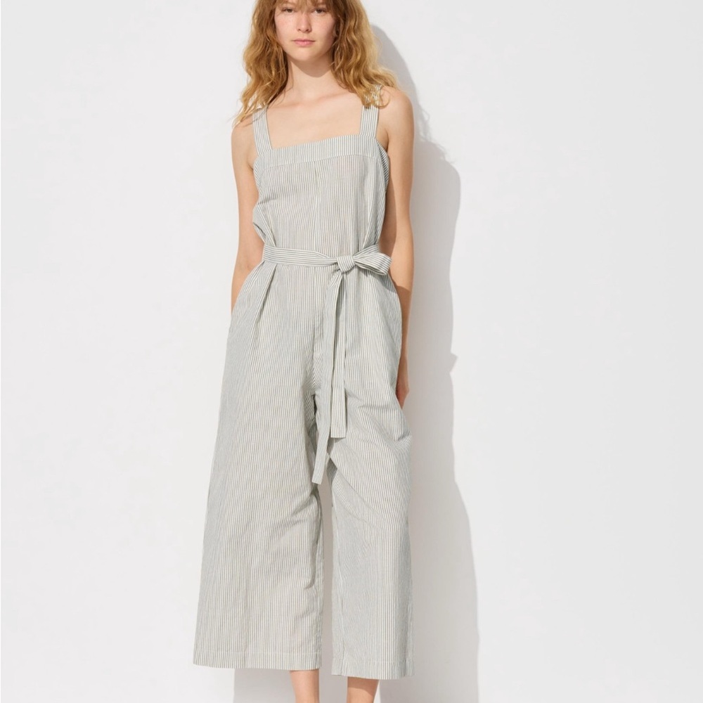 Uniqlo Gray Sleeveless Square Neck Jumpsuit